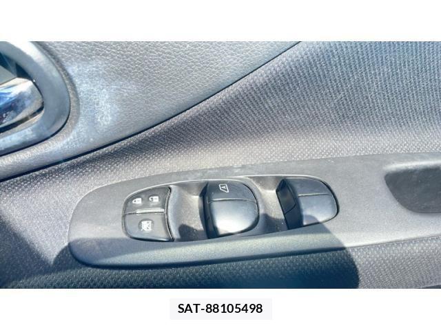 Nissan SERENA 2014-05 7359797-13