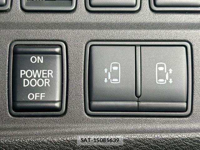 Nissan SERENA 2016-10 7359785-9