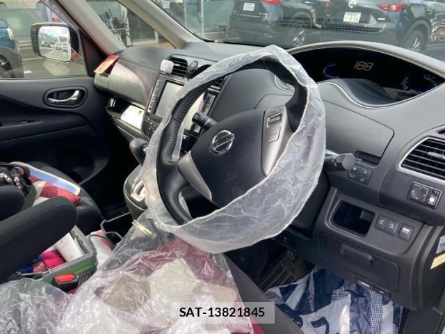 Nissan SERENA 2013-06 7359802-4