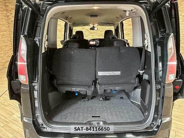 Nissan SERENA 2017-07 7359794-12