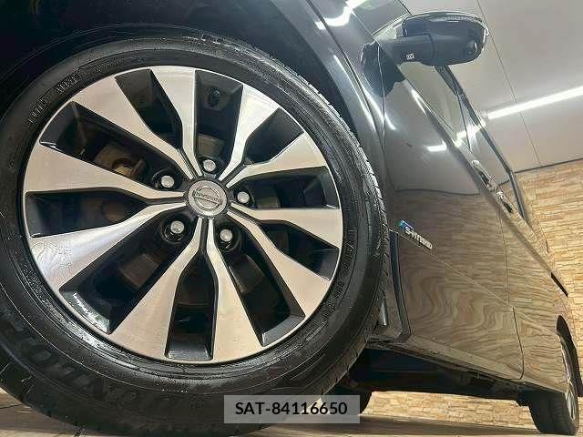 Nissan SERENA 2017-07 7359794-18