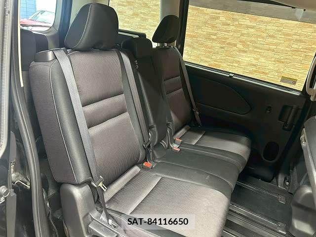 Nissan SERENA 2017-07 7359794-5