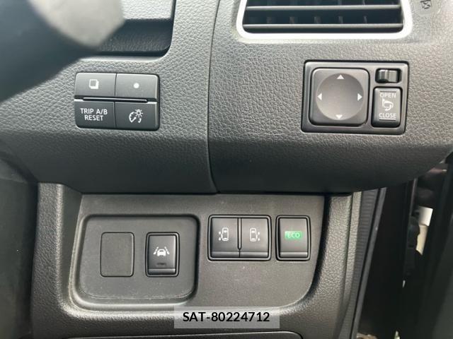 Nissan SERENA 2015-06 7359799-14