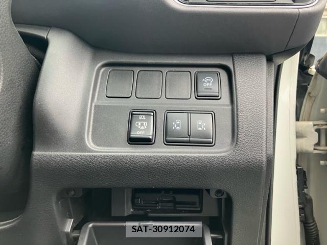 Nissan SERENA 2019-11 7394020-19