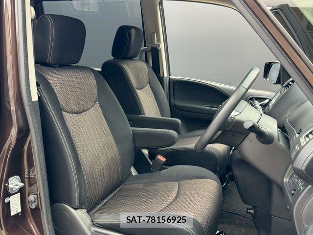 Nissan SERENA 2015-02 7394027-17