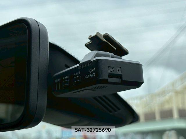 Nissan SERENA 2018-06 7394026-27