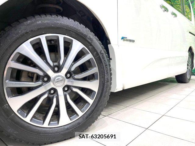 Nissan SERENA 2014-08 7394037-11