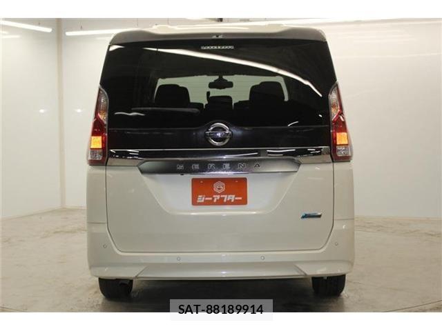 Nissan SERENA 2016-10 7394034-5