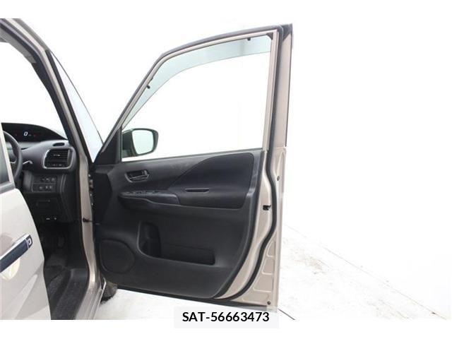Nissan SERENA 2017-03 7394028-27