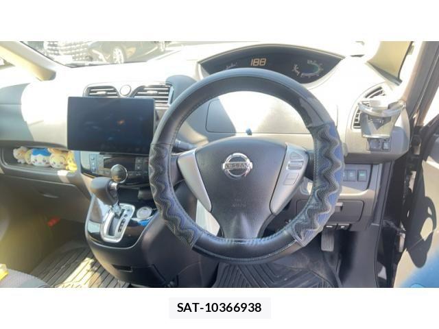 Nissan SERENA 2014-02 7394039-10