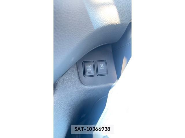 Nissan SERENA 2014-02 7394039-17