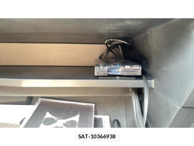 Nissan SERENA 2014-02 7394039-20