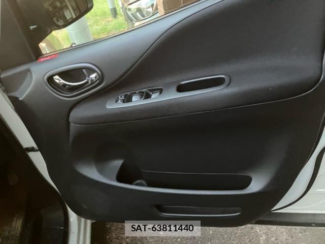 Nissan SERENA 2013-07 7394041-12