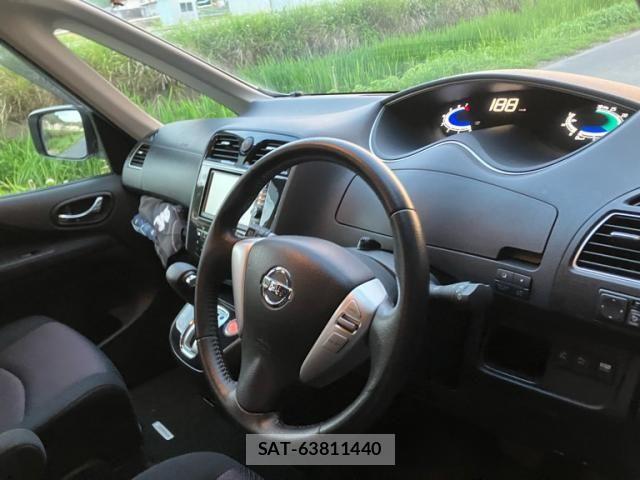 Nissan SERENA 2013-07 7394041-13