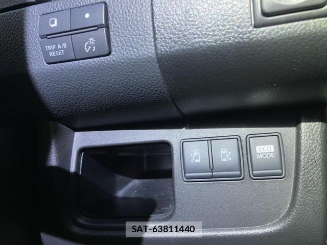Nissan SERENA 2013-07 7394041-18