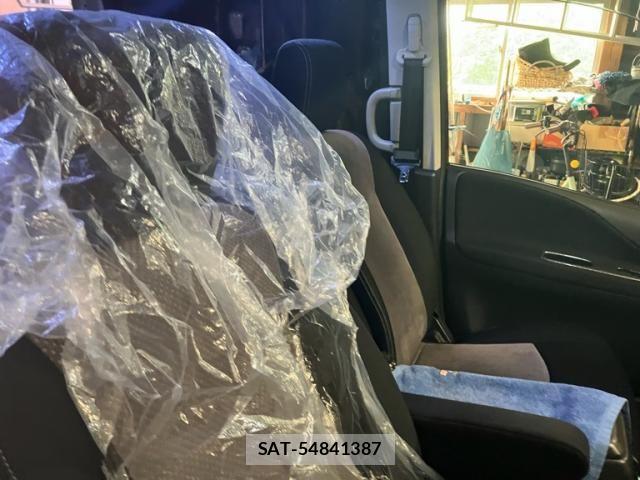 Nissan SERENA 2014-07 7457681-15