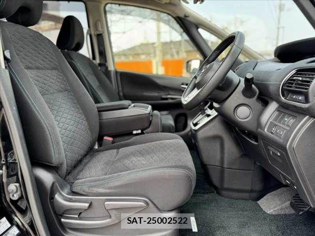 Nissan SERENA 2016-10 7457652-15