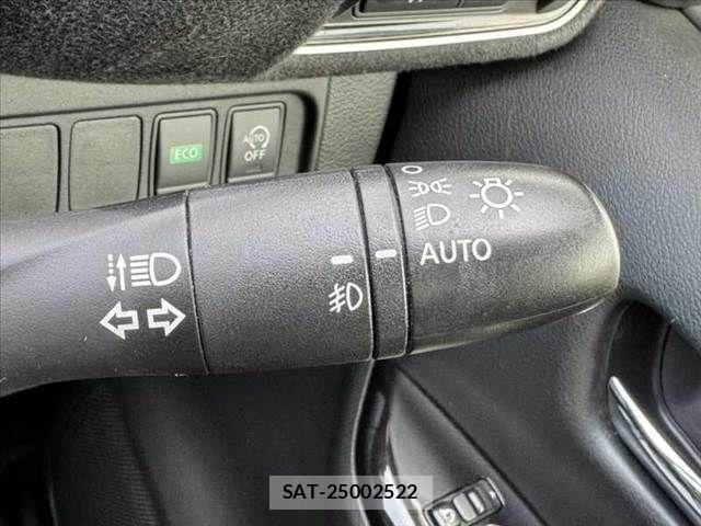 Nissan SERENA 2016-10 7457652-26
