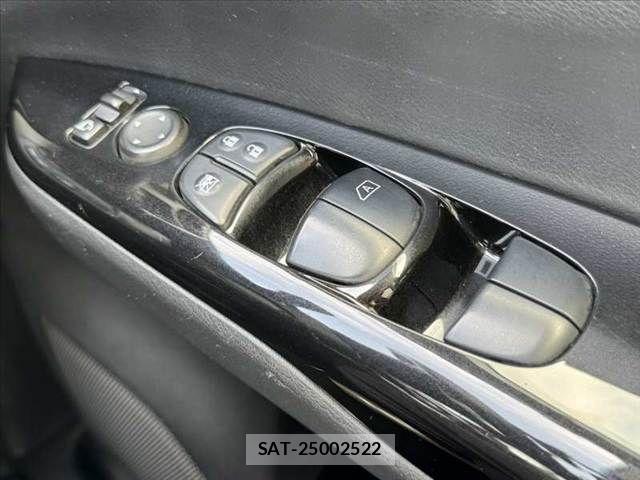 Nissan SERENA 2016-10 7457652-28