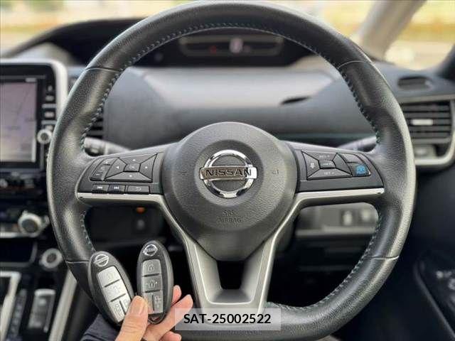 Nissan SERENA 2016-10 7457652-4