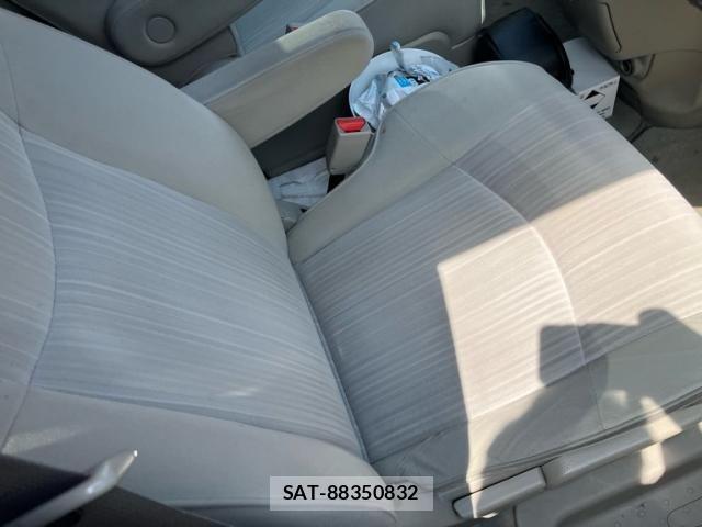 Nissan SERENA 2012-10 7457683-7
