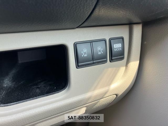 Nissan SERENA 2012-10 7457683-13