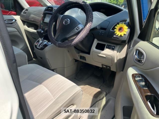 Nissan SERENA 2012-10 7457683-5