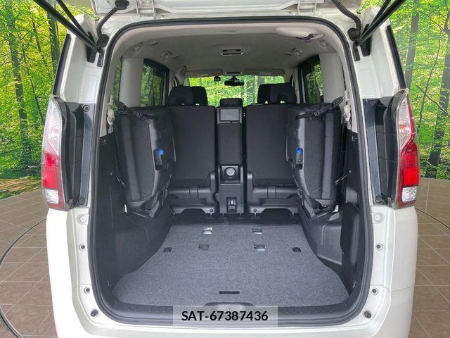 Nissan SERENA 2017-07 7457643-10
