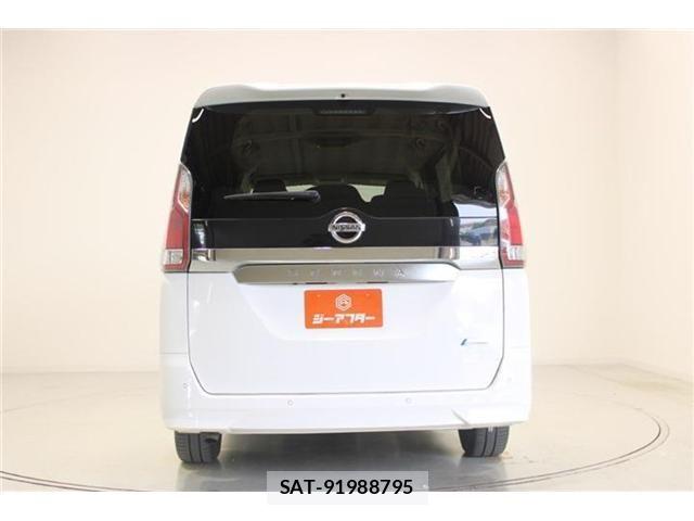 Nissan SERENA 2017-03 7457664-10