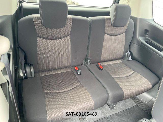 Nissan SERENA 2014-03 7457676-14