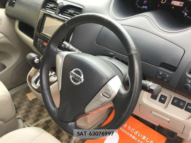 Nissan SERENA 2014-04 7457650-17
