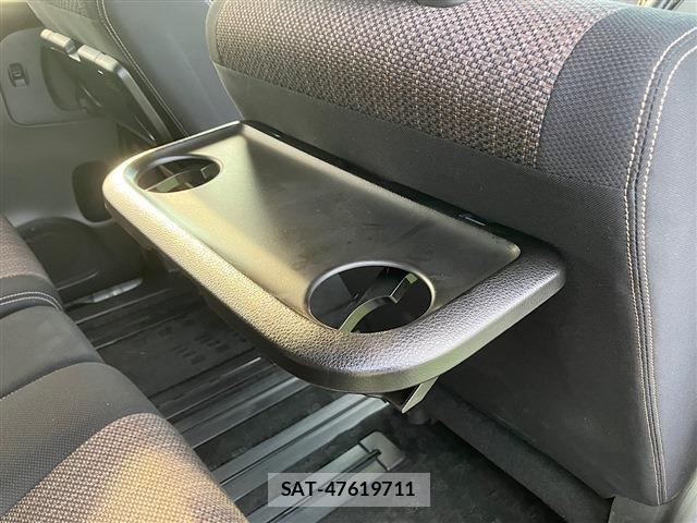 Nissan SERENA 2016-03 7502770-24