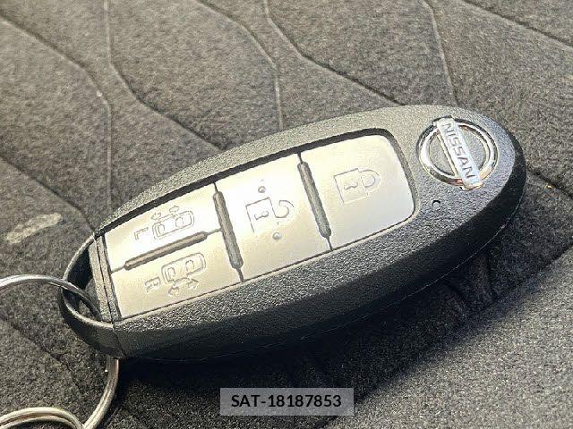 Nissan SERENA 2017-03 7502762-17