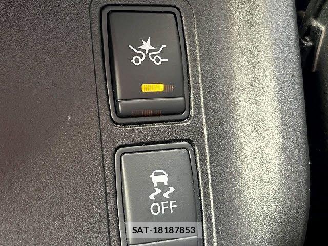 Nissan SERENA 2017-03 7502762-18