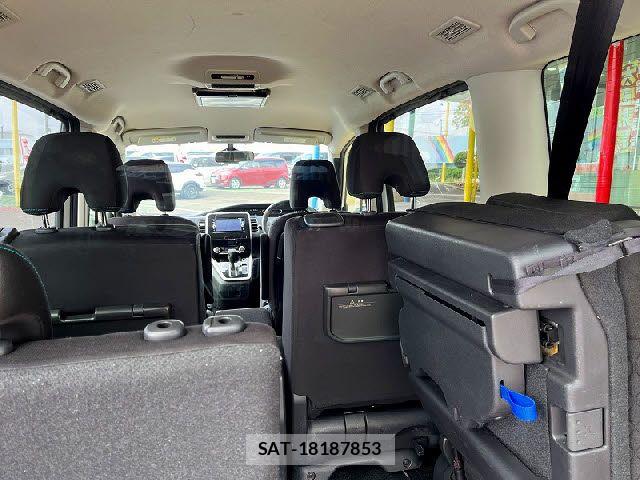 Nissan SERENA 2017-03 7502762-24