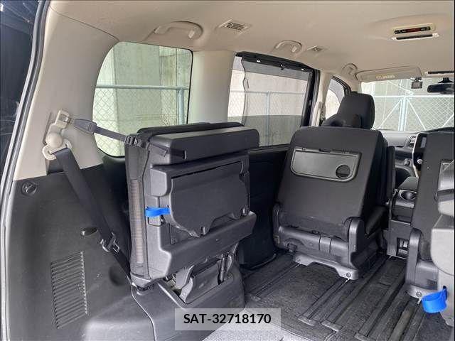 Nissan SERENA 2016-11 7509971-11