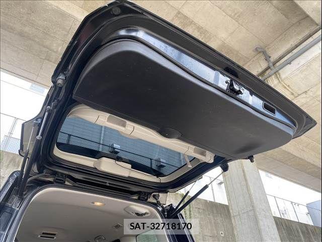 Nissan SERENA 2016-11 7509971-15