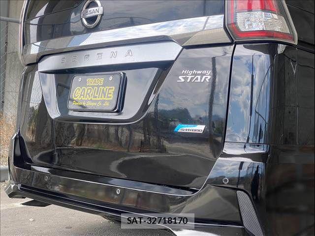 Nissan SERENA 2016-11 7509971-25