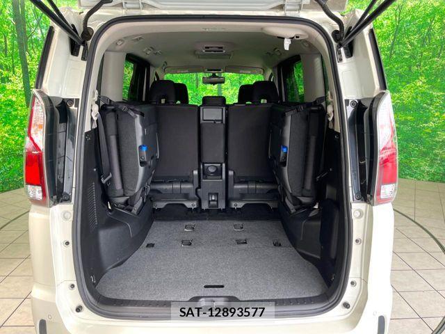 Nissan SERENA 2016-10 7502767-12