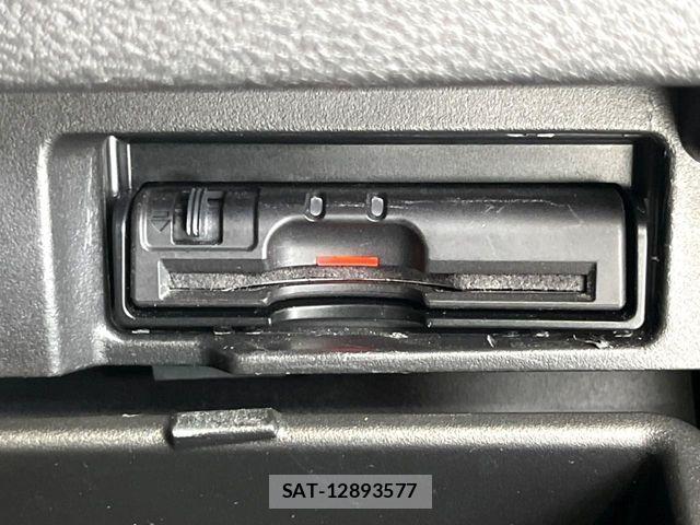 Nissan SERENA 2016-10 7502767-5