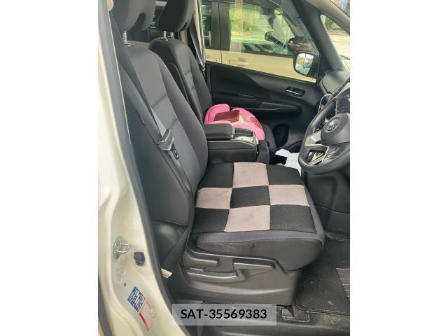 Nissan SERENA 2018-05 7562824-12
