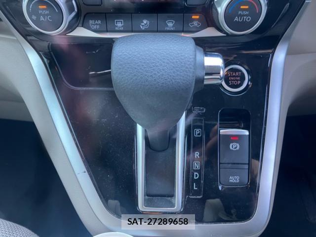 Nissan SERENA 2016-11 7562825-18