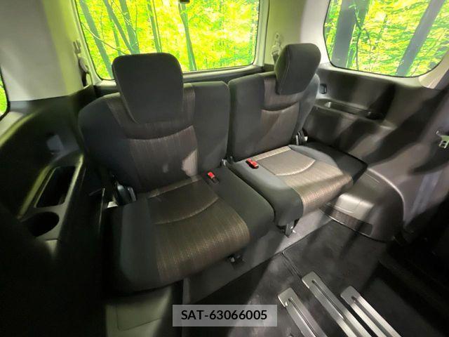 Nissan SERENA 2015-12 7562822-9