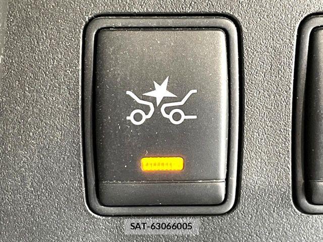 Nissan SERENA 2015-12 7562822-5