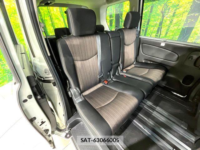 Nissan SERENA 2015-12 7562822-8