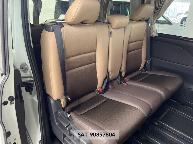 Nissan SERENA 2016-11 7562812-8