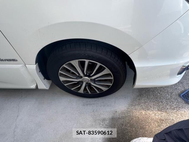 Nissan SERENA 2016-02 7562827-4