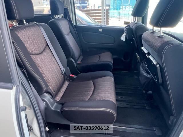 Nissan SERENA 2016-02 7562827-6