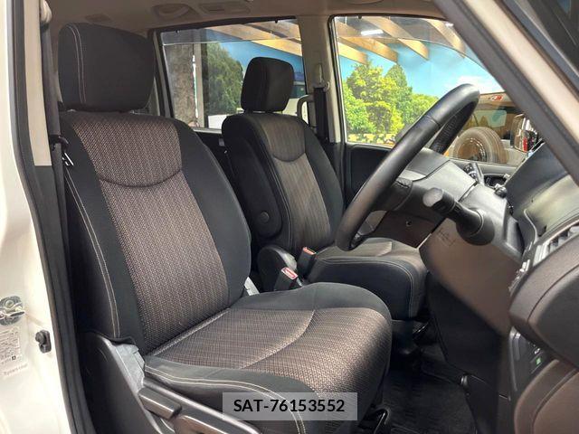 Nissan SERENA 2014-08 7562819-7
