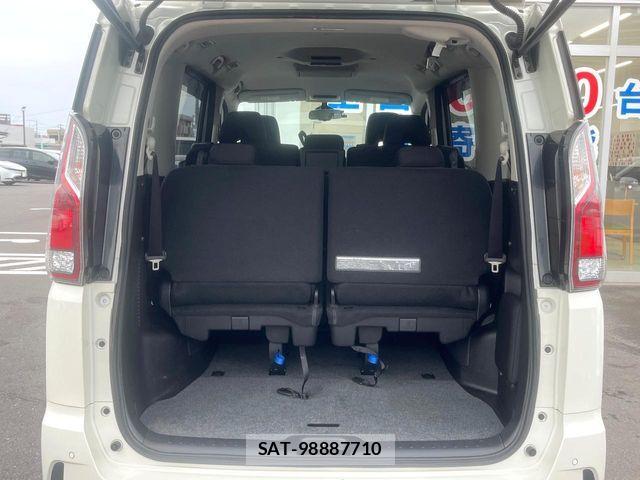 Nissan SERENA 2018-02 7562811-11